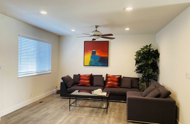 Beautiful Remodeled 4/2 home in Cambrian Park