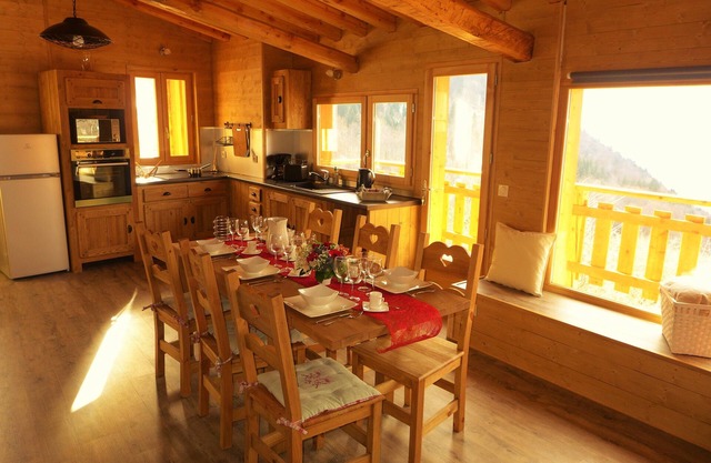 beautiful renovated mountain cottage for skiing, cycling, mountain biking, hiking