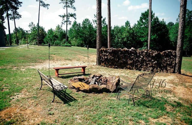 Beautiful Rural Setting ~ 1 bed/1bath ~ Sleeps 6 ~ Convenient to Tuscaloosa