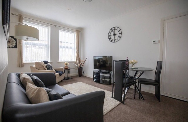 Beautiful Seaside Apartment is 5 mins walk to Town Centre and Metro Station.