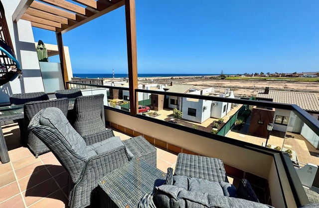 Beautiful south facing penthouse apartment with amazing views in Caleta de Fuste