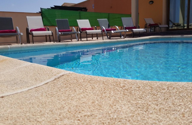 Beautiful, spacious villa, heated pool, sleeps eight, with quality furnishings