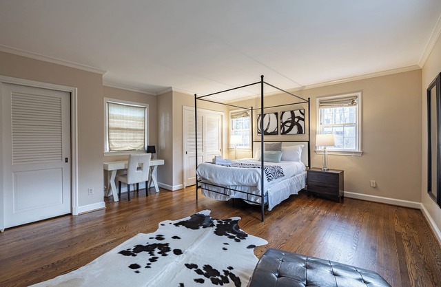 Beautiful Spacious Entire House in Bethesda, Prime Location 7-Bedrooms