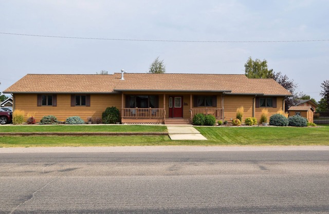 Beautiful Spacious Home - Near Fergus High School