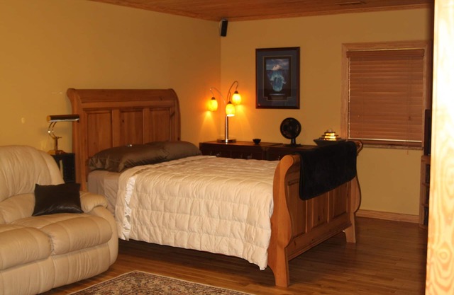 BEAUTIFUL STUDIO NORTH CHARLESTON!