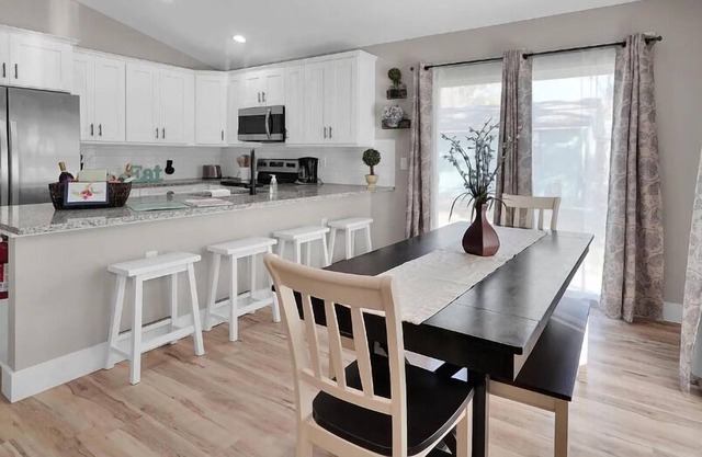 Beautiful Studio apartment (688513) by Houzlet