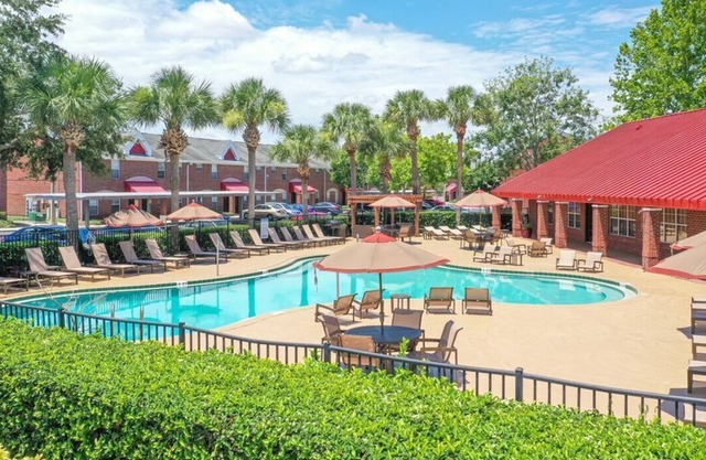 Beautiful Studio apartment (420006) by Houzlet