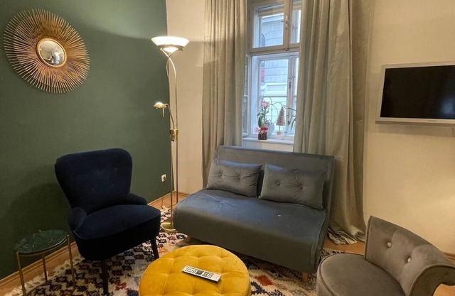 Beautiful studio at the Naschmarkt, 5 minutes from the center and in an absolutely quiet location
