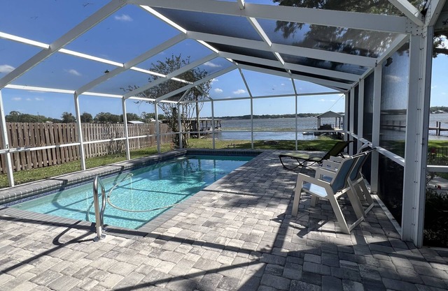 Beautiful Sunsets with Pool & Dock on Lake Weir