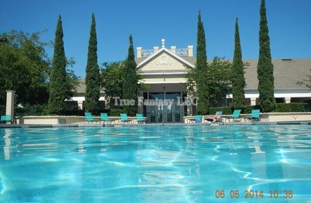 Beautiful Townhouse 4Br/3.5Ba Sleep 10 – Free WiFi - LAST MINUTE DEALS !