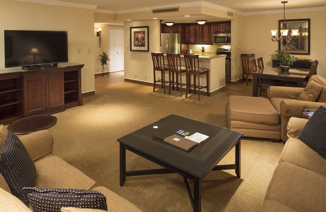 Beautiful Two Bedroom Condo w/all the amenities!