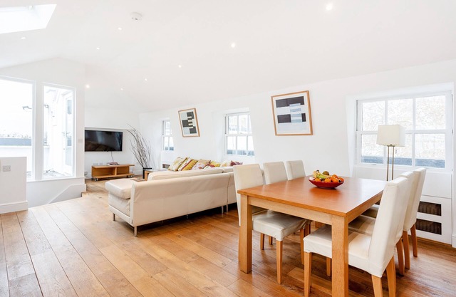 Beautiful two bedroom apartment in Knightsbridge