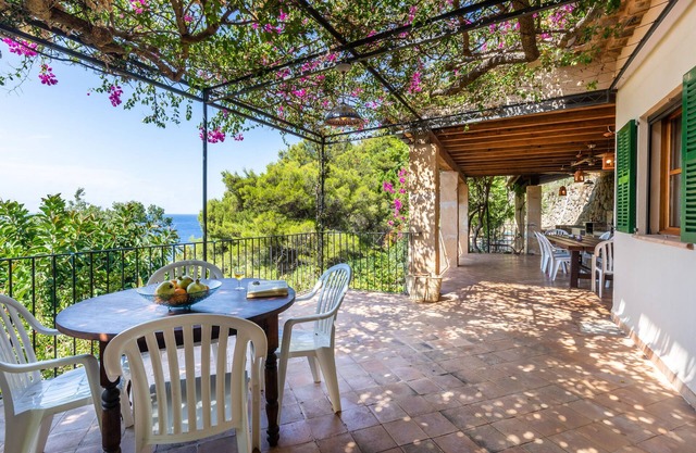 Beautiful, very private finca with astonishing sea views.