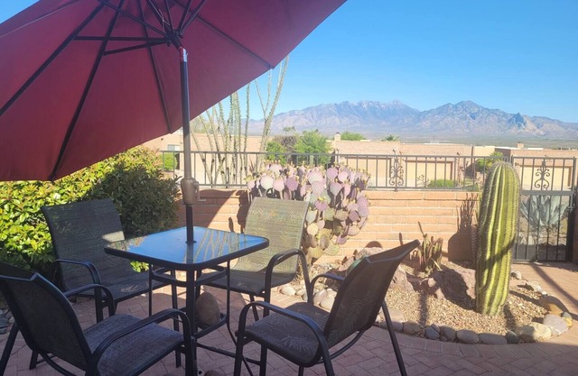Beautiful view of Santa Rita Mountains!