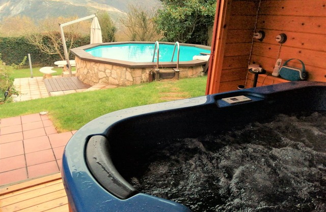 Beautiful villa 5 min from Oviedo with big hot tub and garden