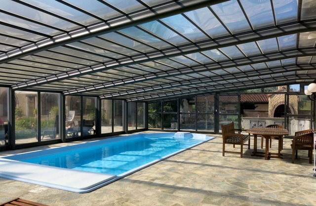 Beautiful villa for 4 guests with pool, WIFI, TV and terrace