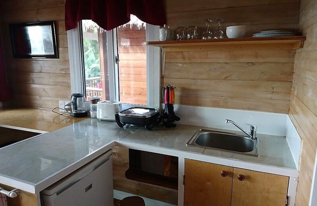 Beautifully appointed inland property with ocean and mountain views.