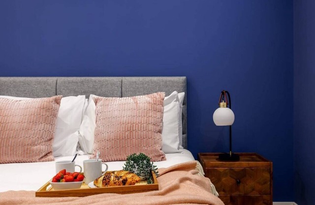 Beautifully Modern 1-Bed Apt w/Free Gym & Parking