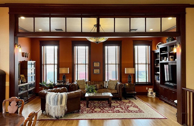 Beautifully Renovated Top Floor Private Loft In Historic Downtown Kalispell.