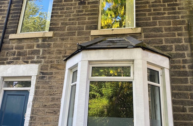 Beautifully restored Georgian home: 3 large bedrooms and 2 bathrooms - sleeps 8