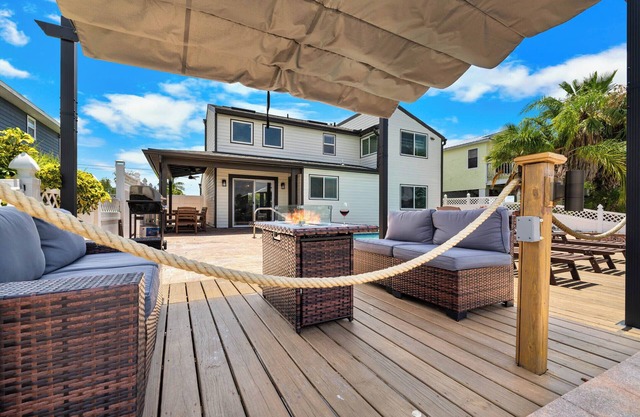 BeautifulRemodeled/Waterfront/Pool Home/GulfAccess