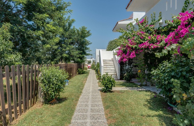 Bed and Breakfast 'Ilios and Irene 9' with Shared Terrace, Wi-Fi and Air Conditioning