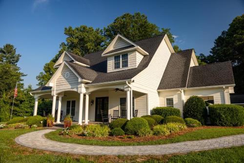 Bed & Breakfast on Tiffany Hill