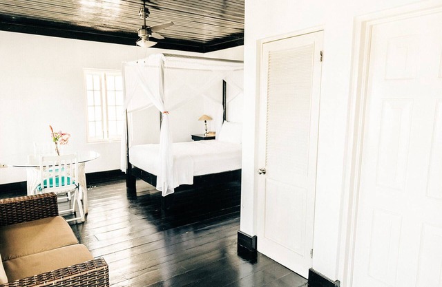 Bed & Breakfast with Lovely Pool and Breathtaking Views