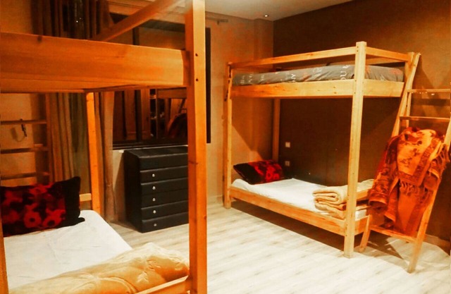 Bed in Shared rooms with free kitchen & lounge.