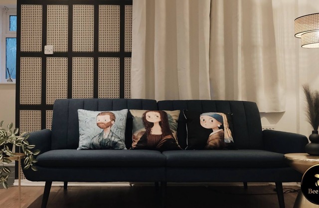 Bee Stays- Byron House