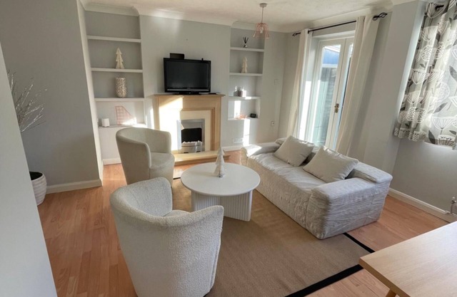 Bee Temple Entire Spacious 3-Bed Apartment