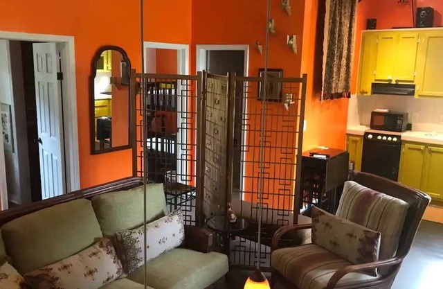 Beebop Farm™ Cottage House (Entire House)