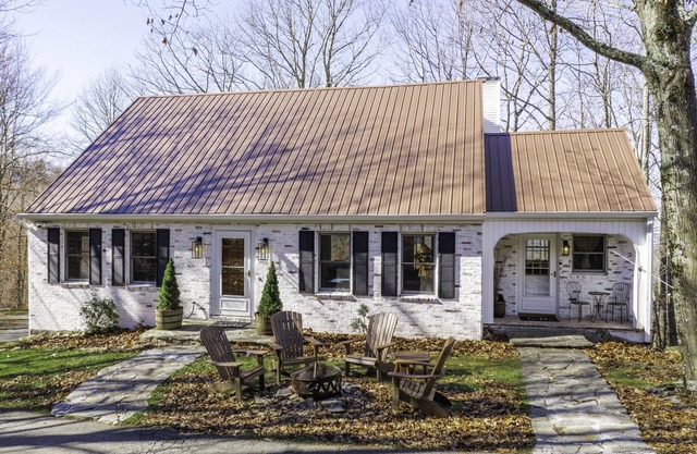 Beech Mountain Vibes: Golf, Ski, Hike, Grill, Deck, and View