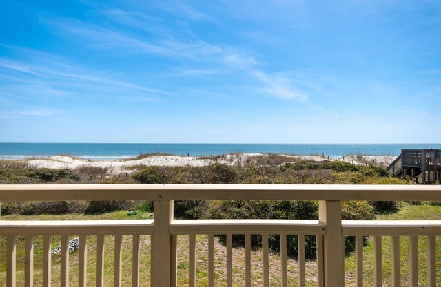 Beechouse: Oceanfront Condo with Great Views, Community Pool, Near Golf Course