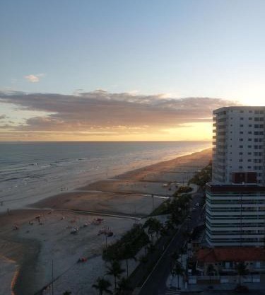 Beira-mar, 110mt, 3 dorms, linda vista