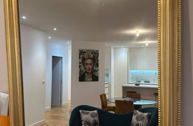 Bel Appartement Avec Parking au Coeur de Reims