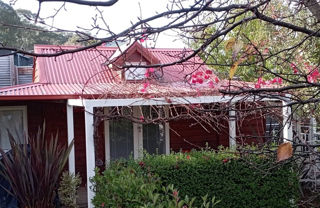 bella rouge cottage Bright