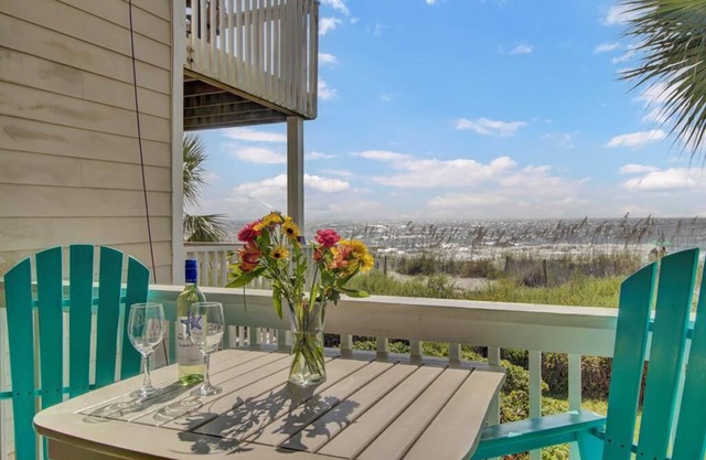 “Bella Vista” at 2 A Seagrove Villa|Fantastic Oceanfront View|New Kitchen and Bath|Terrific Deck .