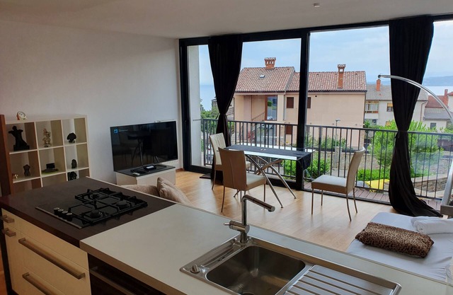 Bella Vista Lux Apartment with private Terrace and Sea-view