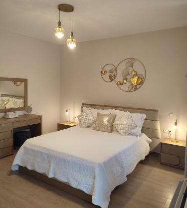 Bellerose Apartment