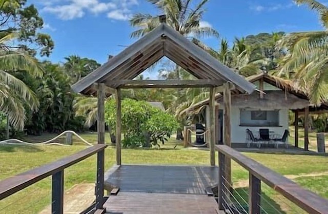 Belles on Ballow - Lorikeet Lodge