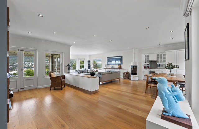 Bellevue on Champagne w/Pool, Sea & Mountain View