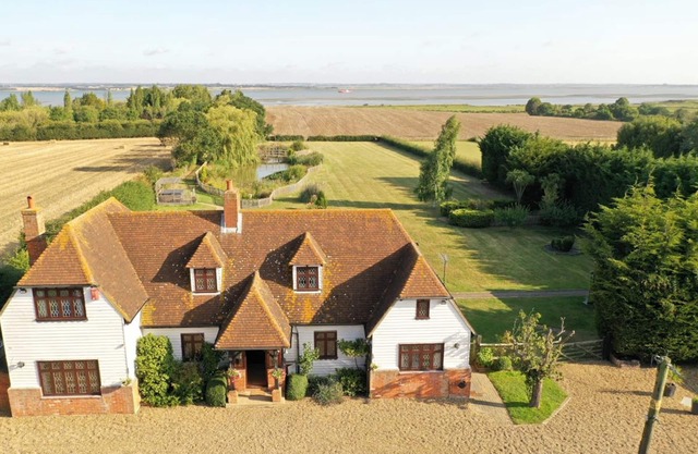 Bellropes Countryside Retreat - sleeps 27 guests in 14 bedrooms