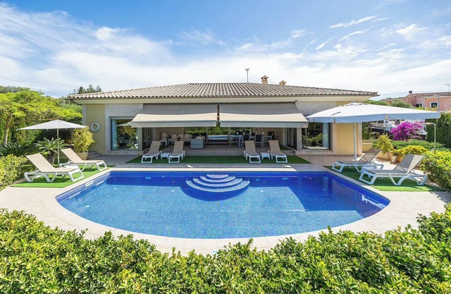 Bellviure Luxury Villa Mallorca close to Palma and specially for cyclists.