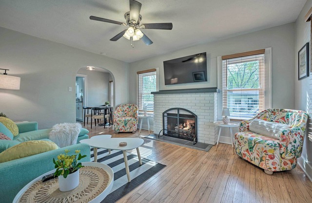 Benton Harbor 'Gracie Cottage' w/Hot Tub + Yard!