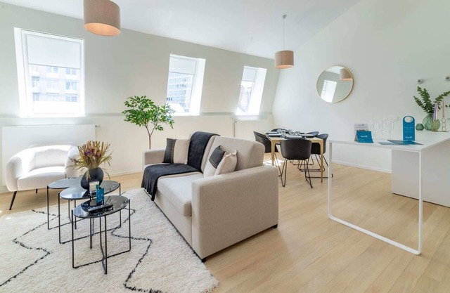Beriot VI - Two Bedroom Apartment, Sleeps 4