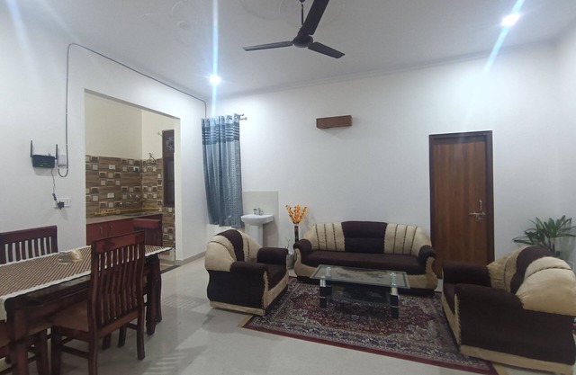 Best 2bhk Homestay 201 in Gomti Nagar- Bayweaver Nests