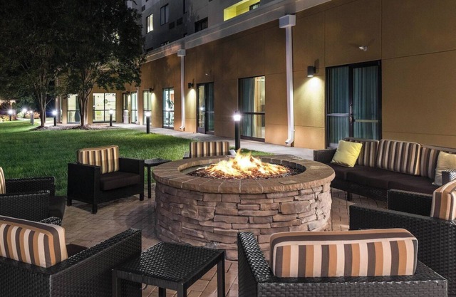 Best for Groups! 3 Family-friendly Units, Indoor Pool, Pets Allowed!