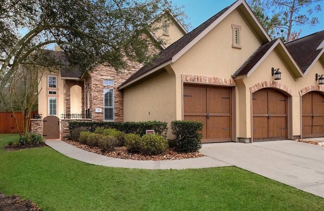 Best location in Woodlands! Family friendly home. 1 mile from everything