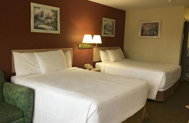 Best Pick for a Staycation in Cabot! Comes w/Free Parking & Breakfast, Pool!